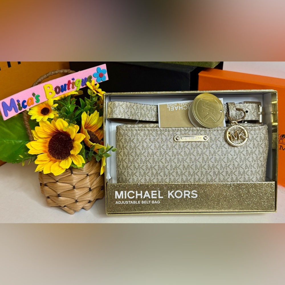 ๐MICHAEL KORS w/Box 2Gold Tone Logo Design W/Gold Hardware S/M - Picture 3 of 17